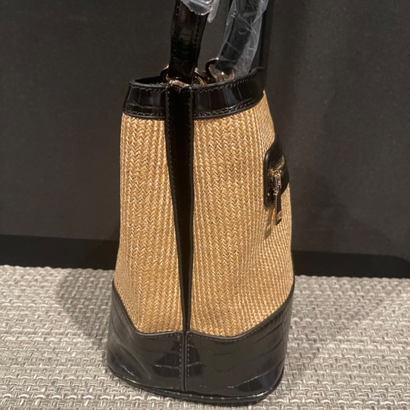 NWT Moda Luxe Vegan Danica Bucket Bag - Picture 5 of 10